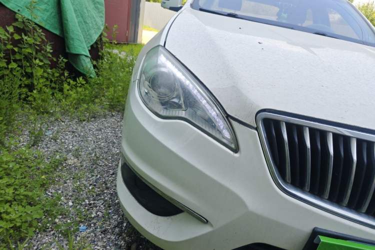 Used BAIC Senova D70 2018 Performance Version 1.8T Comfort Version Right Front Headlight