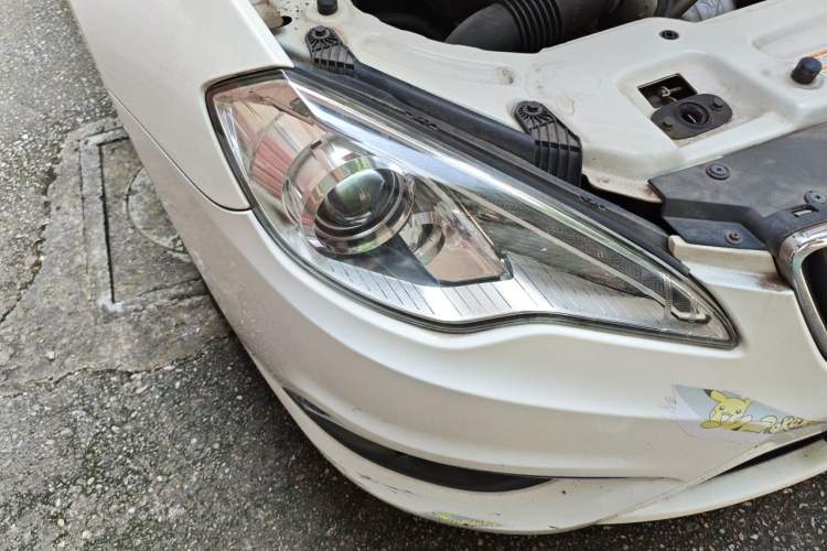 Used BAIC Senova D70 2018 Performance Version 1.8T Comfort Version Right Front Headlight