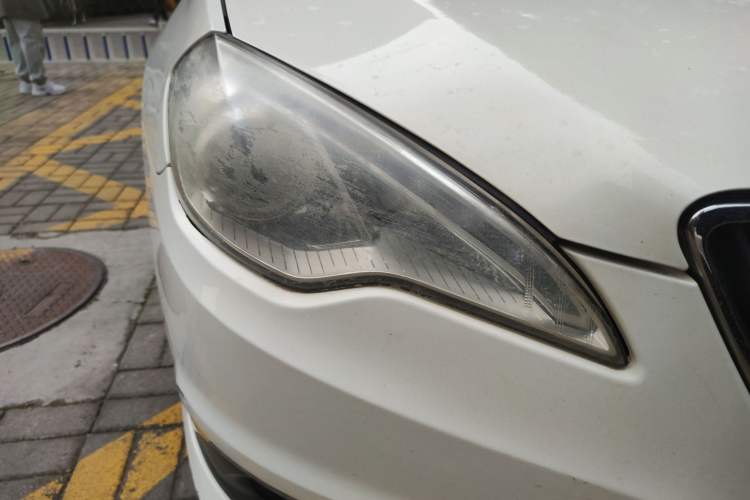 Used BAIC Senova D70 2018 Performance Version 1.8T Comfort Version Right Front Headlight
