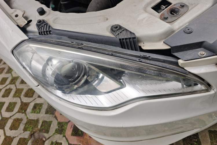 Used BAIC Senova D70 2018 Performance Version 1.8T Comfort Version Right Front Headlight