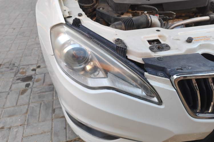 Used BAIC Senova D70 2018 Performance Version 1.8T Comfort Version Right Front Headlight
