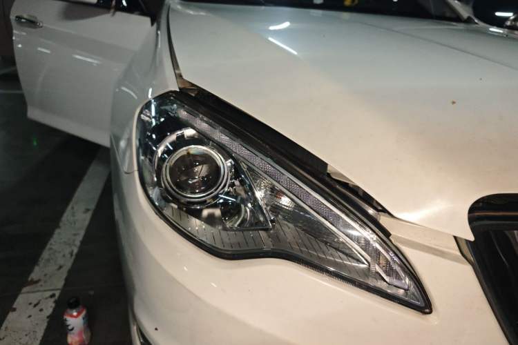 Used BAIC Senova D70 2018 Performance Version 1.8T Comfort Version Right Front Headlight