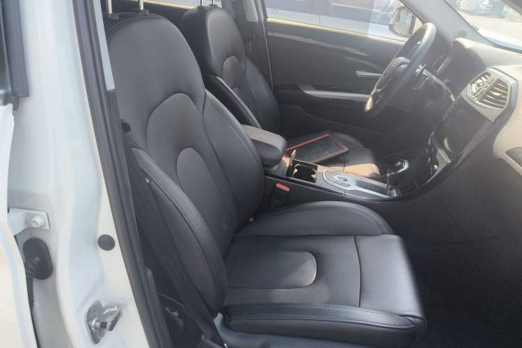 Used BAIC Senova D70 2018 Performance Version 1.8T Comfort Version Right Front Seat
