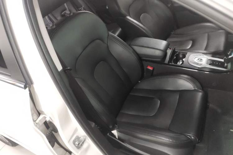 Used BAIC Senova D70 2018 Performance Version 1.8T Comfort Version Right Front Seat