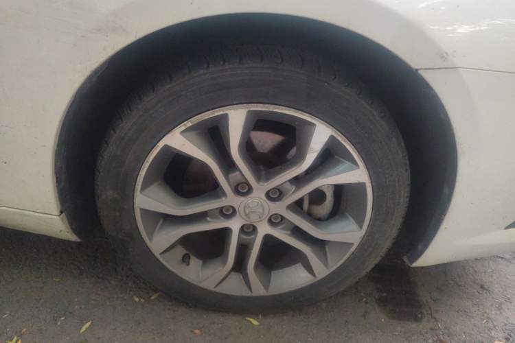 Used BAIC Senova D70 2018 Performance Version 1.8T Comfort Version Right Front Wheel Hub