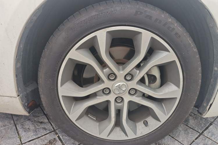 Used BAIC Senova D70 2018 Performance Version 1.8T Comfort Version Right Front Wheel Hub