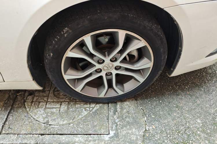 Used BAIC Senova D70 2018 Performance Version 1.8T Comfort Version Right Front Wheel Hub