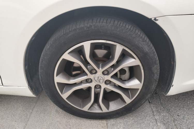 Used BAIC Senova D70 2018 Performance Version 1.8T Comfort Version Right Front Wheel Hub