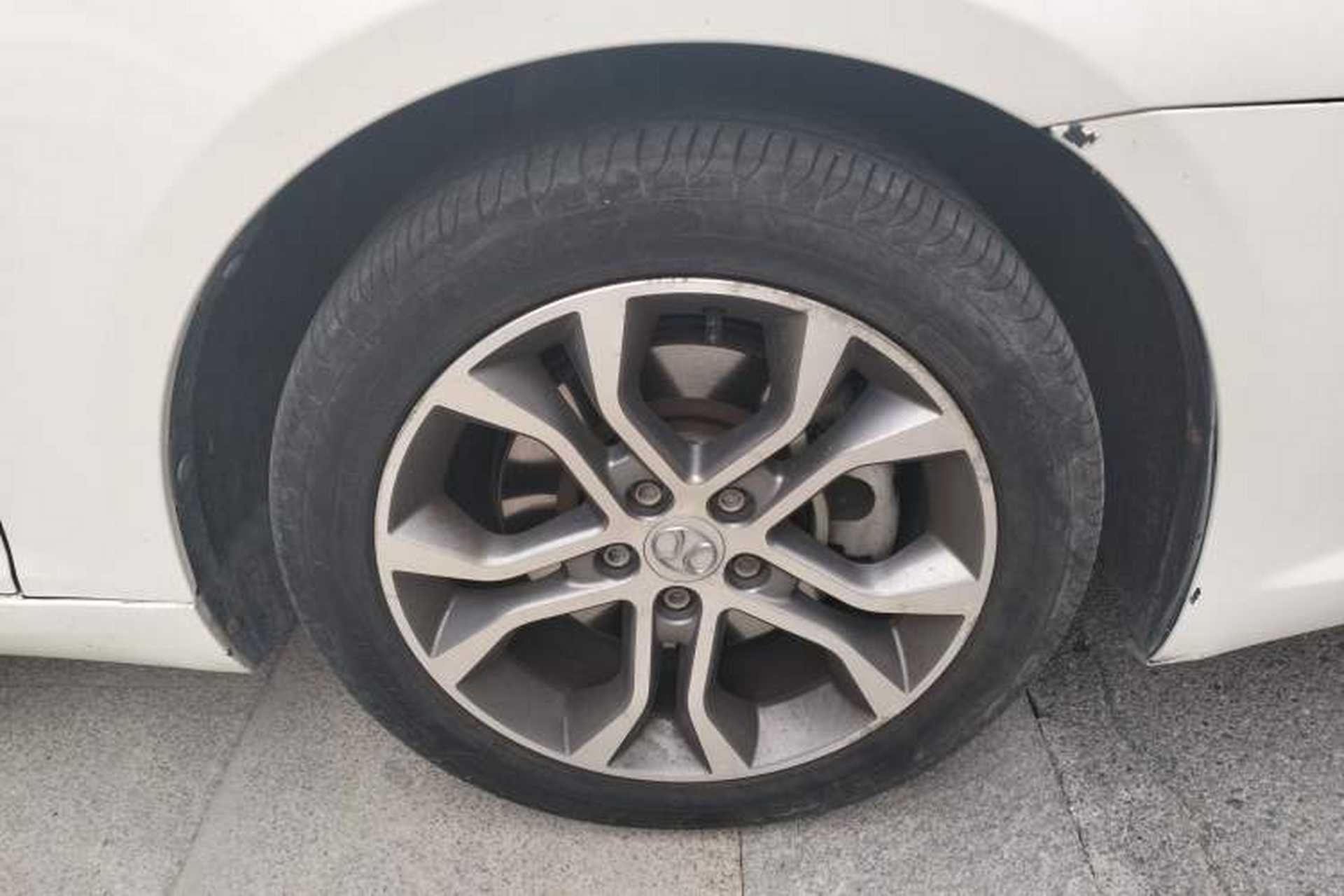 Used BAIC Senova D70 2018 Performance Version 1.8T Comfort Version Right Front Wheel Hub