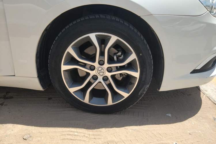 Used BAIC Senova D70 2018 Performance Version 1.8T Comfort Version Right Front Wheel Hub