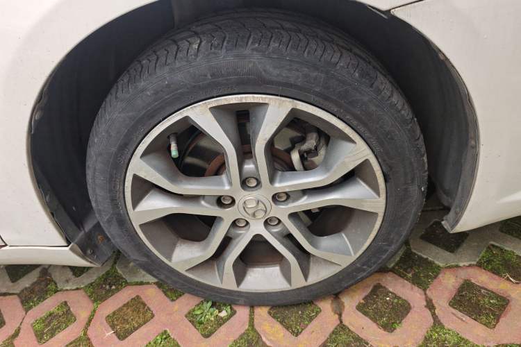 Used BAIC Senova D70 2018 Performance Version 1.8T Comfort Version Right Front Wheel Hub