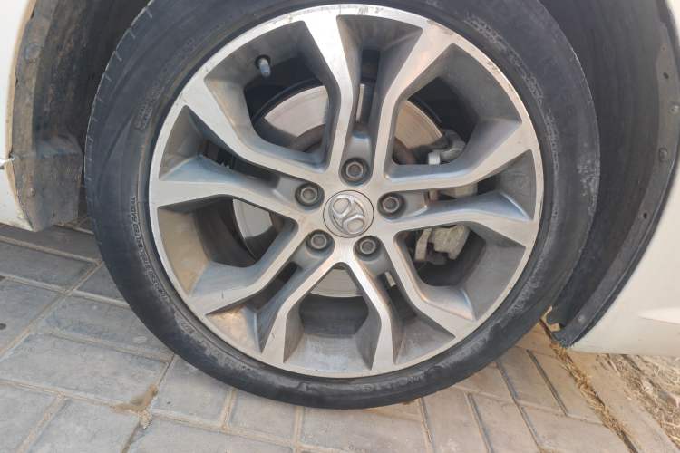 Used BAIC Senova D70 2018 Performance Version 1.8T Comfort Version Right Front Wheel Hub