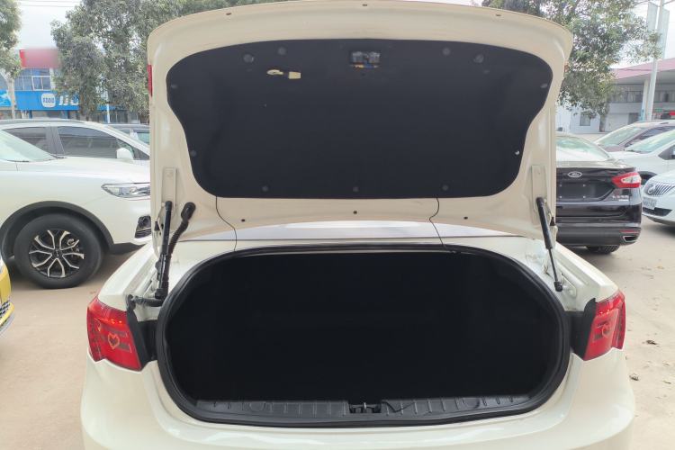 Used BAIC Senova D70 2018 Performance Version 1.8T Comfort Version Trunk