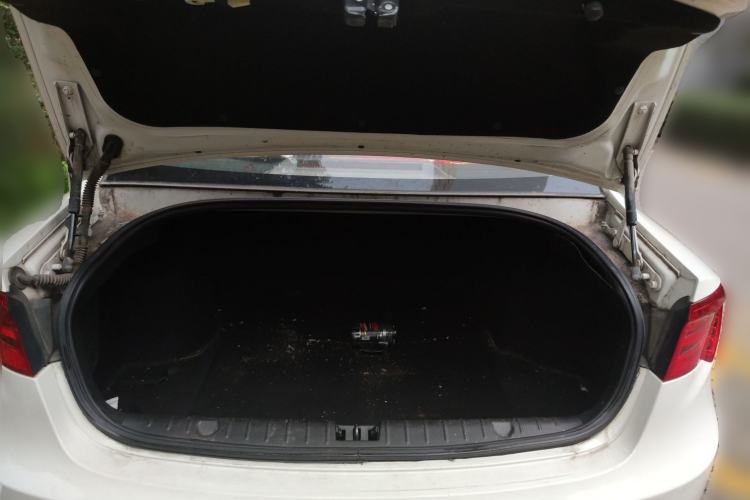 Used BAIC Senova D70 2018 Performance Version 1.8T Comfort Version Trunk