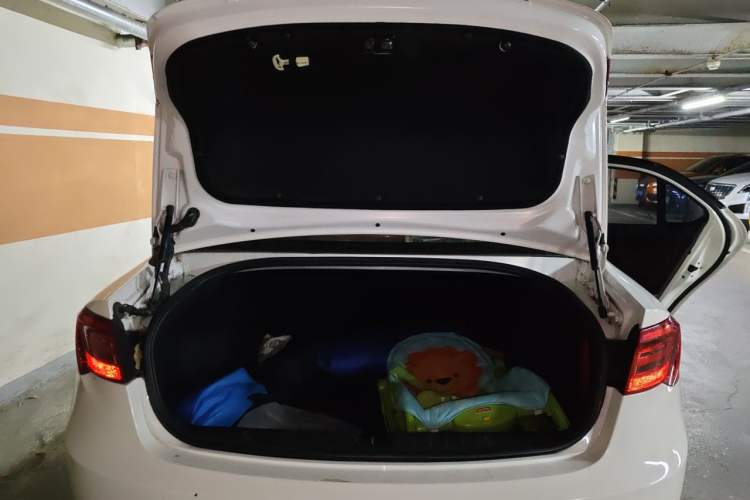 Used BAIC Senova D70 2018 Performance Version 1.8T Comfort Version Trunk