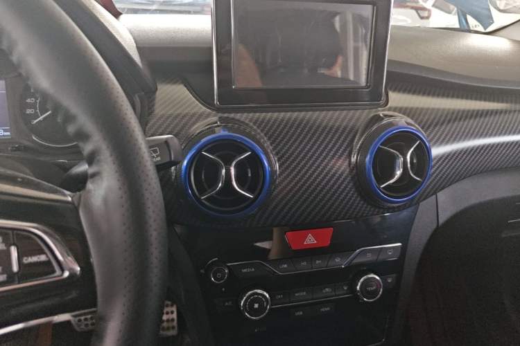 Used BAIC Senova X25 2015 1.5L Automatic Elite Model Audio And AC Panel
