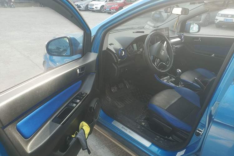 Used BAIC Senova X25 2015 1.5L Manual Elite Edition Driver Seat