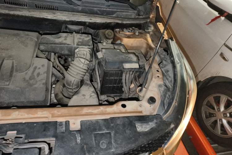 Used BAIC Senova X25 2015 1.5L Automatic Elite Model Engine Bay Left