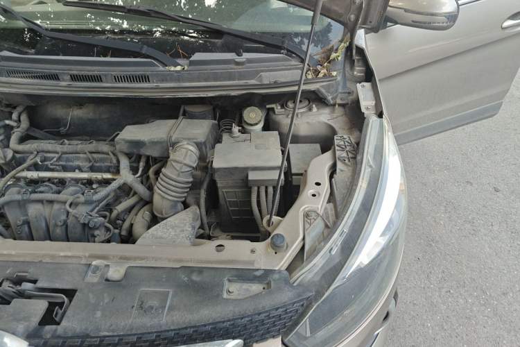 Used BAIC Senova X25 2015 1.5L manual Comfort trim level Engine Bay Left
