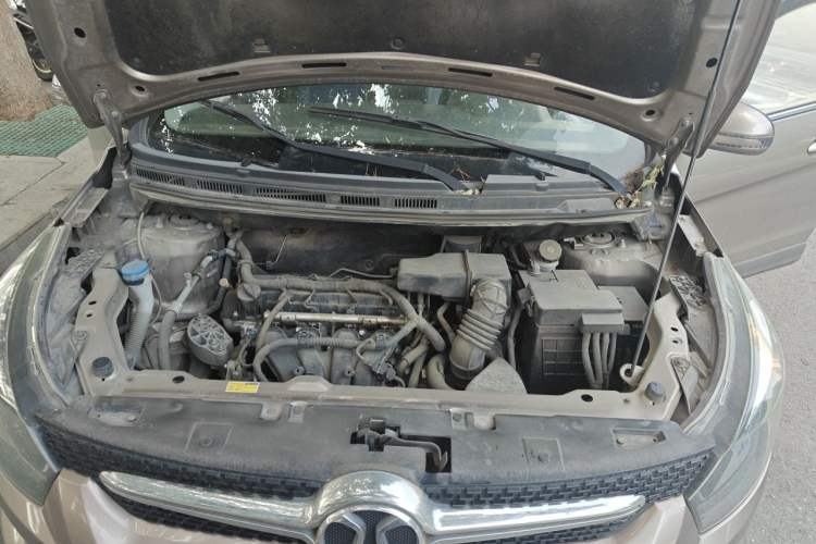 Used BAIC Senova X25 2015 1.5L manual Comfort trim level Engine Bay