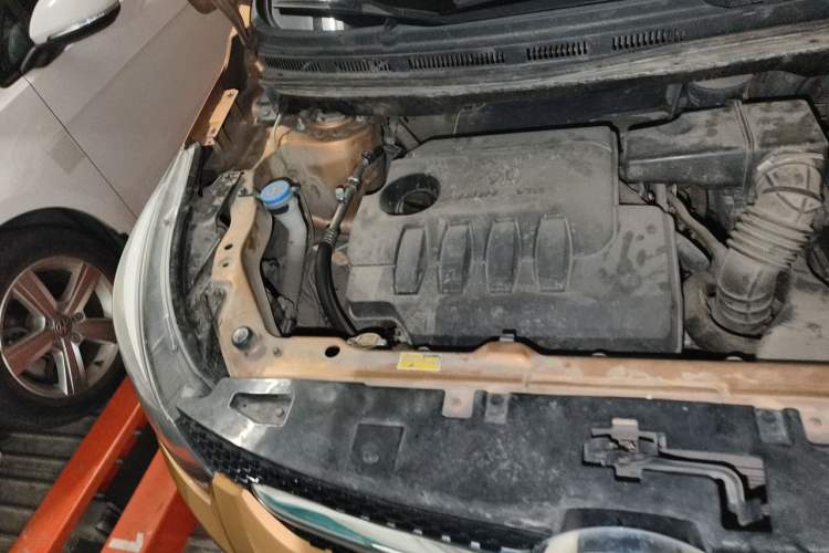 Used BAIC Senova X25 2015 1.5L Automatic Elite Model Engine Bay Right