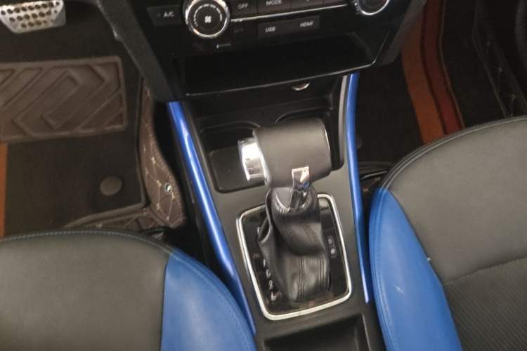Used BAIC Senova X25 2015 1.5L Automatic Elite Model Gear Lever