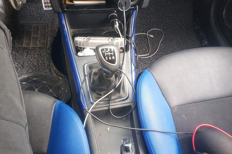 Used BAIC Senova X25 2015 1.5L Manual Elite Edition Gear Lever