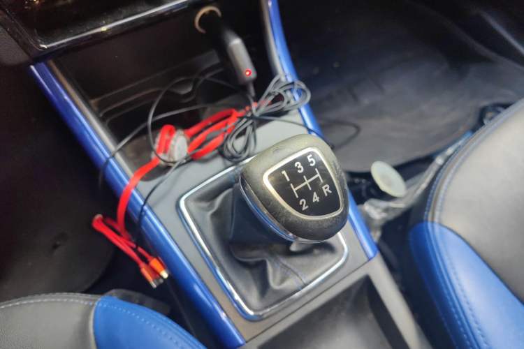 Used BAIC Senova X25 2015 1.5L Manual Elite Edition Gear Lever