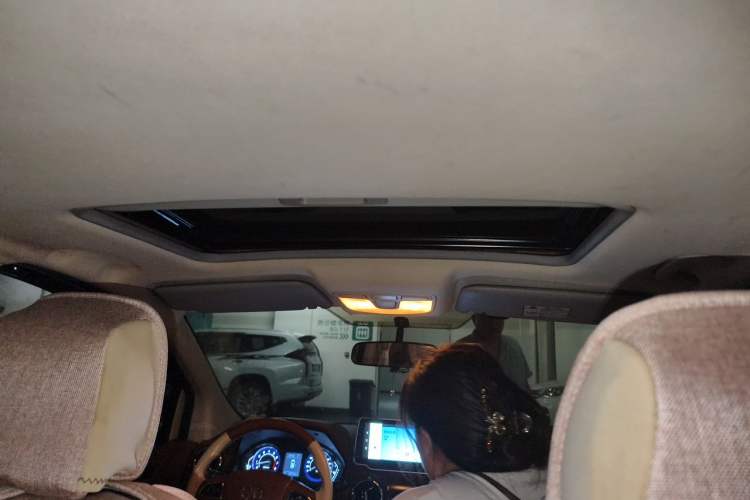 Used BAIC Senova X25 2015 1.5L Automatic Elite Model Headliner