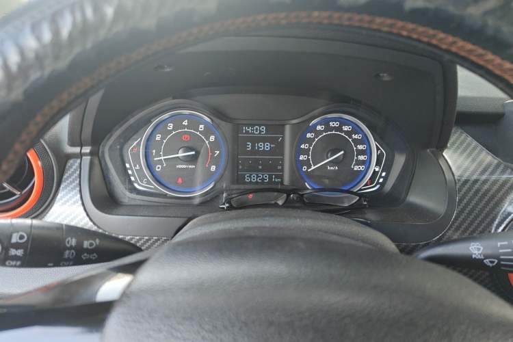 Used BAIC Senova X25 2015 1.5L manual Comfort trim level Instrument Cluster