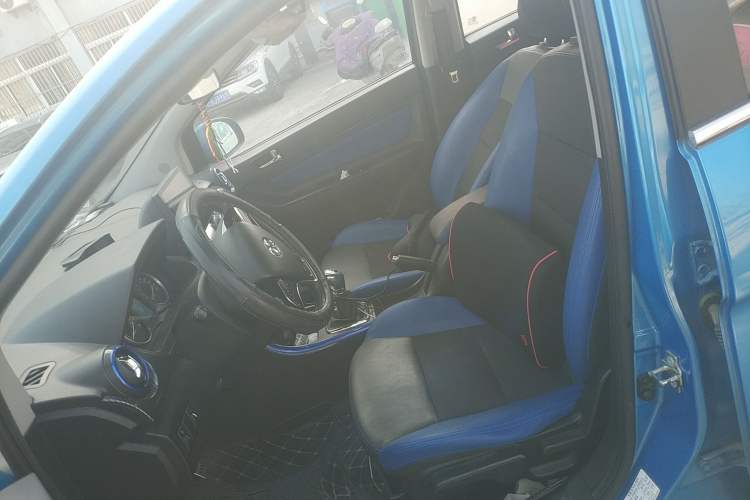Used BAIC Senova X25 2015 1.5L Manual Elite Edition Left Front Seat