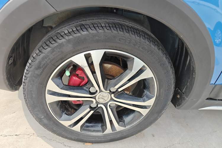 Used BAIC Senova X25 2015 1.5L Manual Elite Edition Left Front Wheel Hub