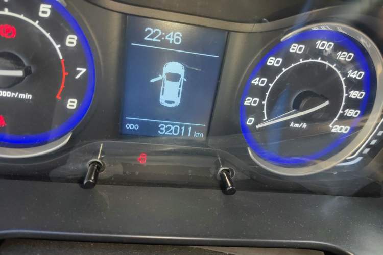 Used BAIC Senova X25 2015 1.5L Manual Elite Edition Odometer Close Up