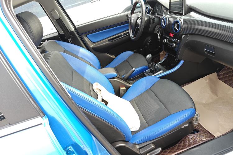 Used BAIC Senova X25 2015 1.5L Manual Elite Edition Right Front Seat