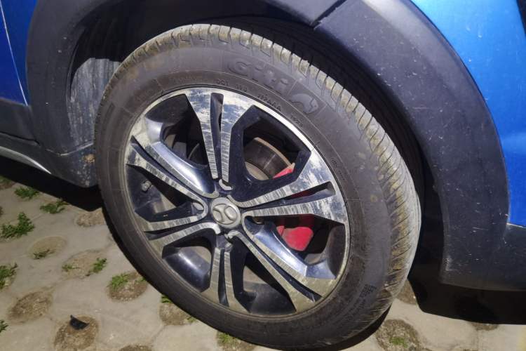 Used BAIC Senova X25 2015 1.5L Manual Elite Edition Right Front Wheel Hub
