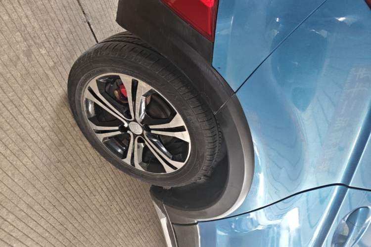Used BAIC Senova X25 2015 1.5L Automatic Elite Model Right Rear Wheel Hub