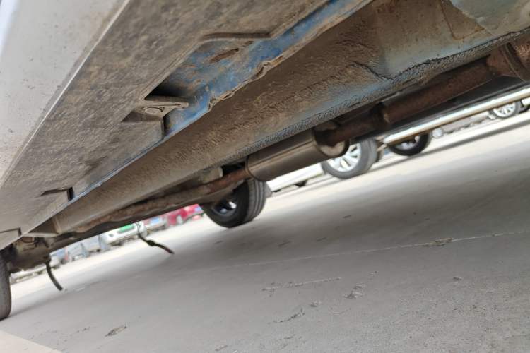Used BAIC Senova X25 2015 1.5L Manual Elite Edition Right Side Sill