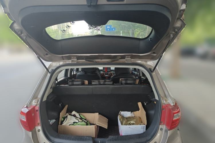 Used BAIC Senova X25 2015 1.5L manual Comfort trim level Trunk