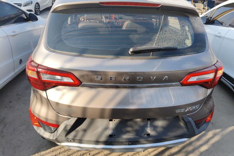 Used BAIC Senova X25 2015 1.5L manual Comfort trim level Exterior 4