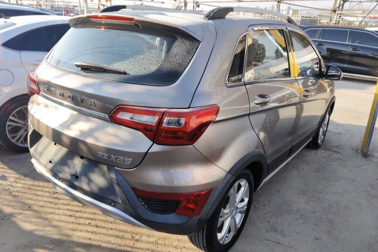 Used BAIC Senova X25 2015 1.5L manual Comfort trim level Exterior 5