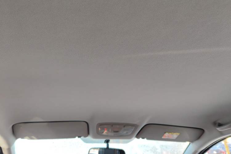 Used BAIC Senova X25 2015 1.5L manual Comfort trim level Headliner