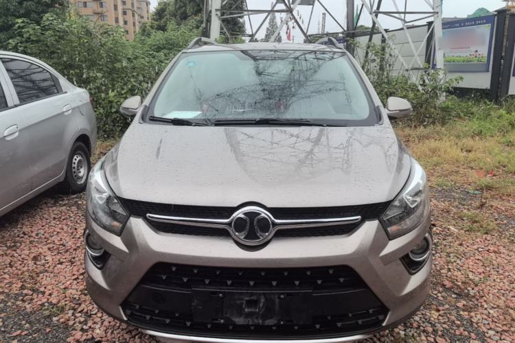 Used BAIC Senova X25 2015 1.5L manual Comfort trim level Front