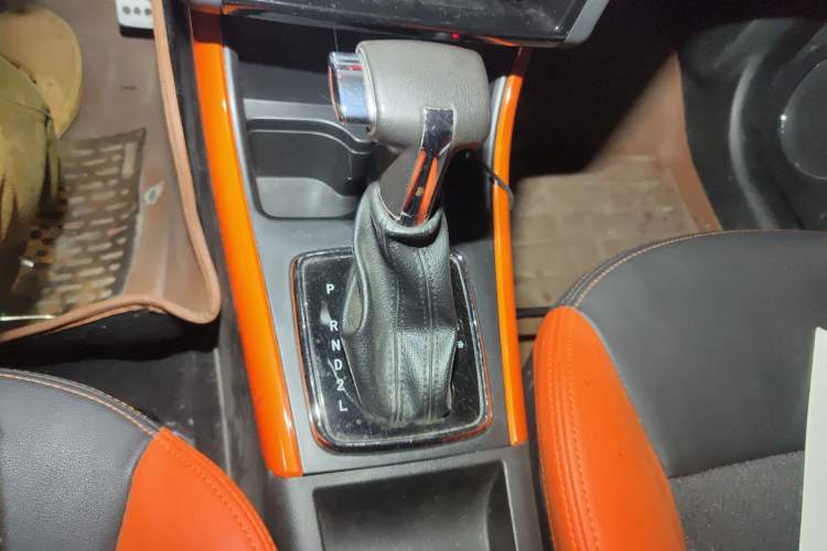 Used BAIC Senova X25 2015 1.5L Automatic Elite Model Gear Lever