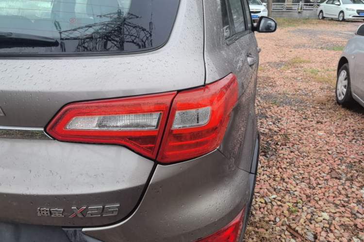 Used BAIC Senova X25 2015 1.5L manual Comfort trim level Right Rear Taillight