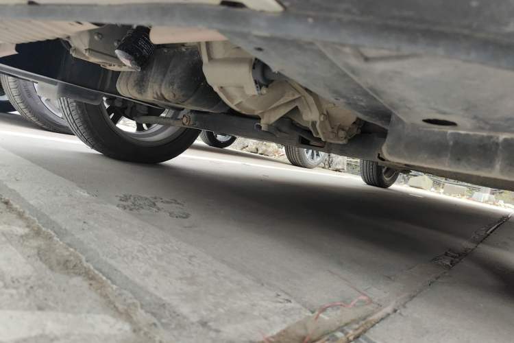 Used BAIC Senova X25 2015 1.5L manual Comfort trim level Chassis Front Left