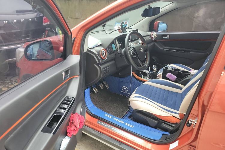 Used BAIC Senova X25 2015 1.5L Manual Elite Edition Driver Seat
