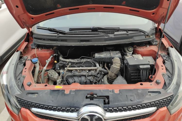 Used BAIC Senova X25 2015 1.5L manual Comfort trim level Engine Bay
