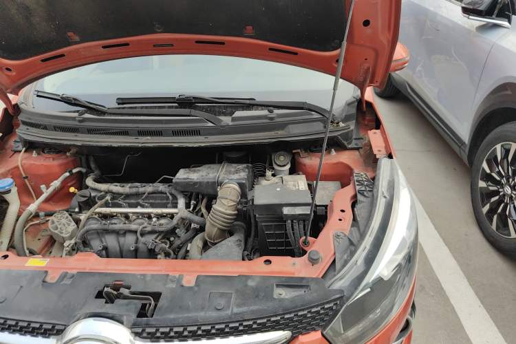 Used BAIC Senova X25 2015 1.5L manual Comfort trim level Engine Bay Left