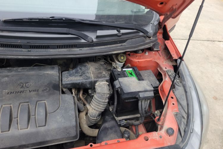 Used BAIC Senova X25 2015 1.5L Manual Elite Edition Engine Bay Left