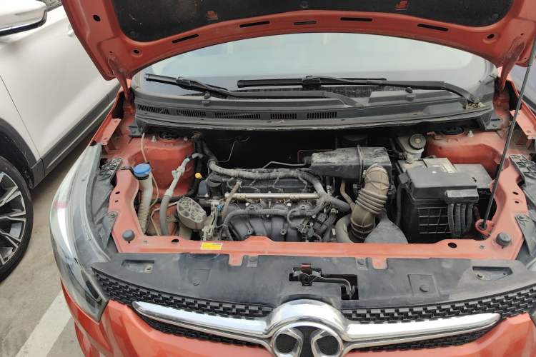 Used BAIC Senova X25 2015 1.5L manual Comfort trim level Engine Bay Right